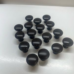 Lot of 17 cabinet knobs brown